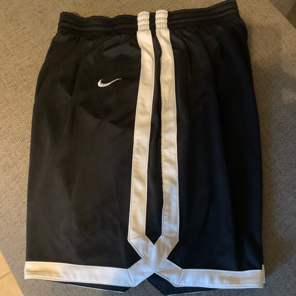 Nike Sz XL Basketball Shorts No Pockets